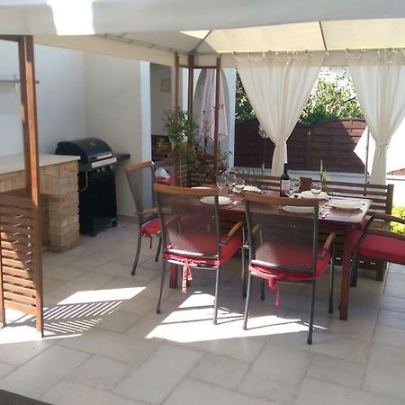 Holiday Home Olive Gradac  Exteriér fotografie